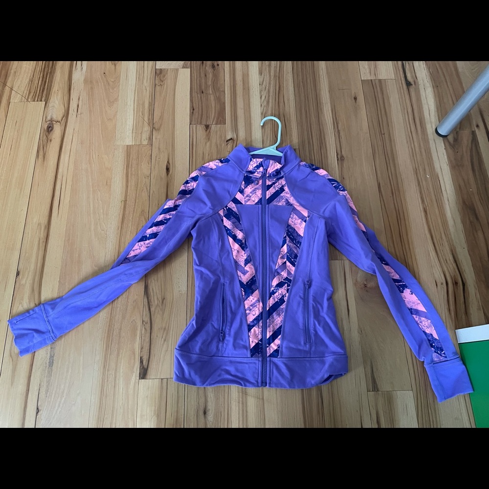 Iviva (Lululemon’s youth brand) jacket. Excellent used condition. Size 14